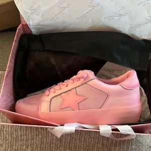 Hot pink vintage Havana extras